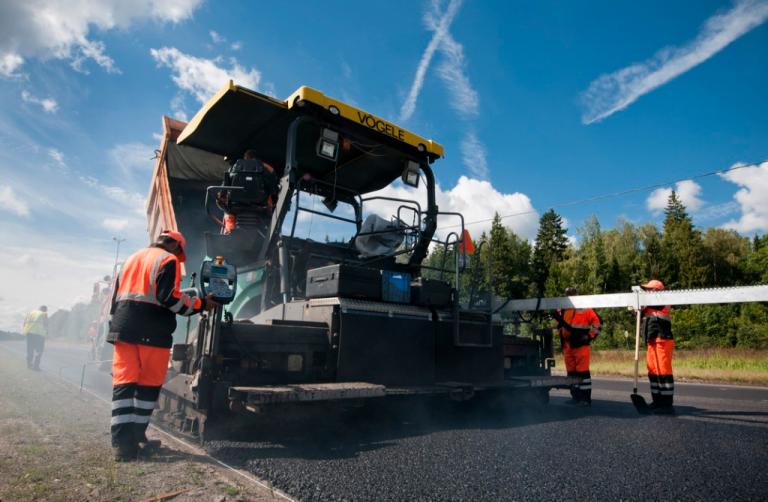 Bitumen and asphalt for paving
